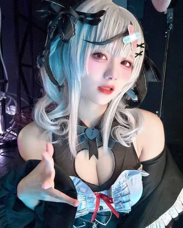 Ảnh cosplay gái Nhật Bản trong đồ thủ dâm