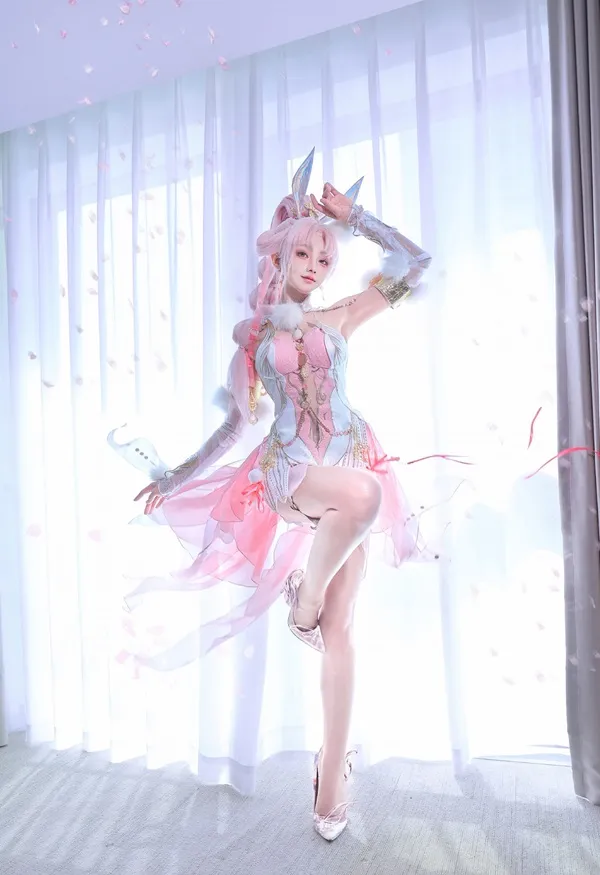 Ảnh cosplay kỹ năng hút mắt