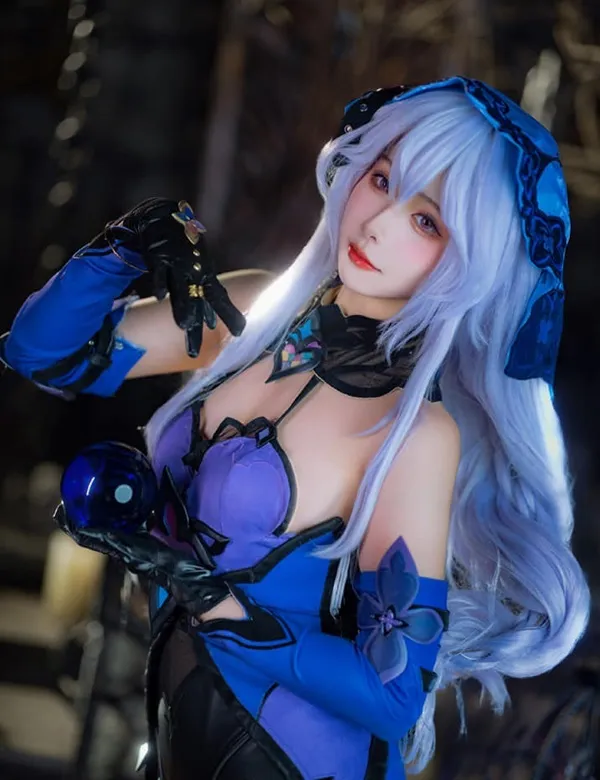 Ảnh gái xinh cosplay nhẹ nhàng và gợi cảm