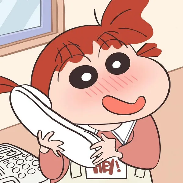 Có một hình ảnh hoạt của cô gái đang cầm điều khiển từ xa