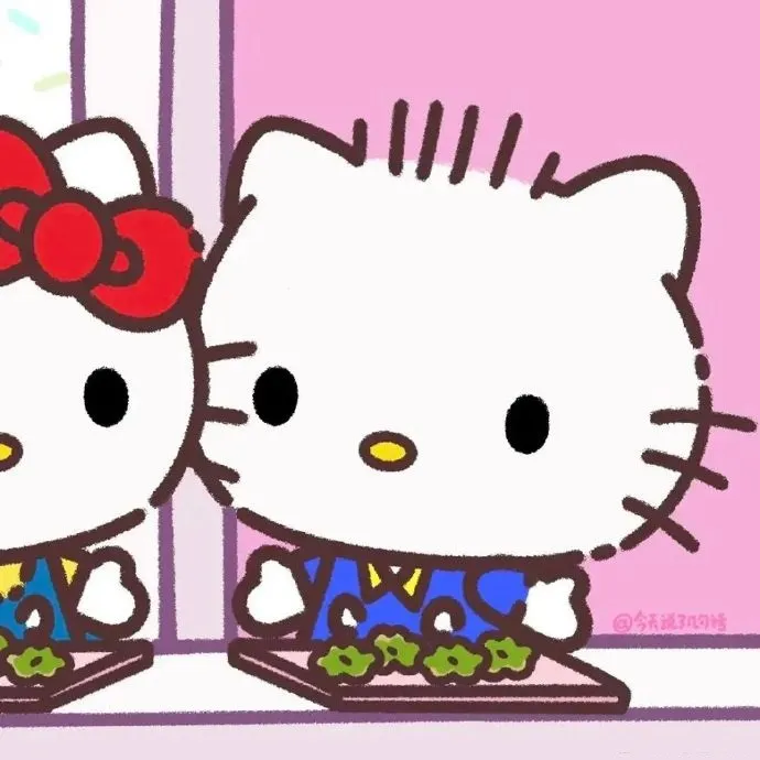Có một bản vẽ của hai hello kitty đứng cạnh nhau