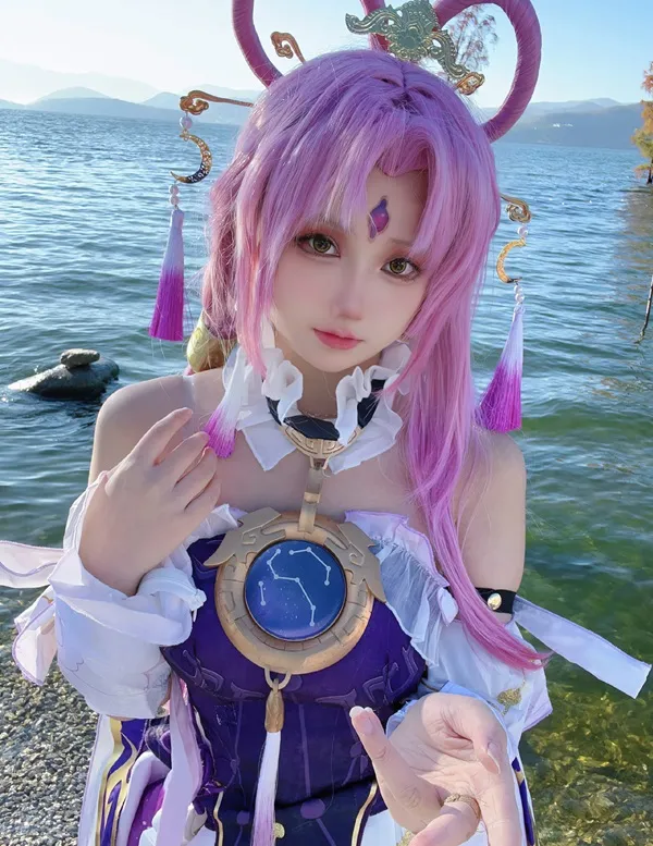 Gái cosplay mặc đồ ngủ vô cùng hấp dẫn
