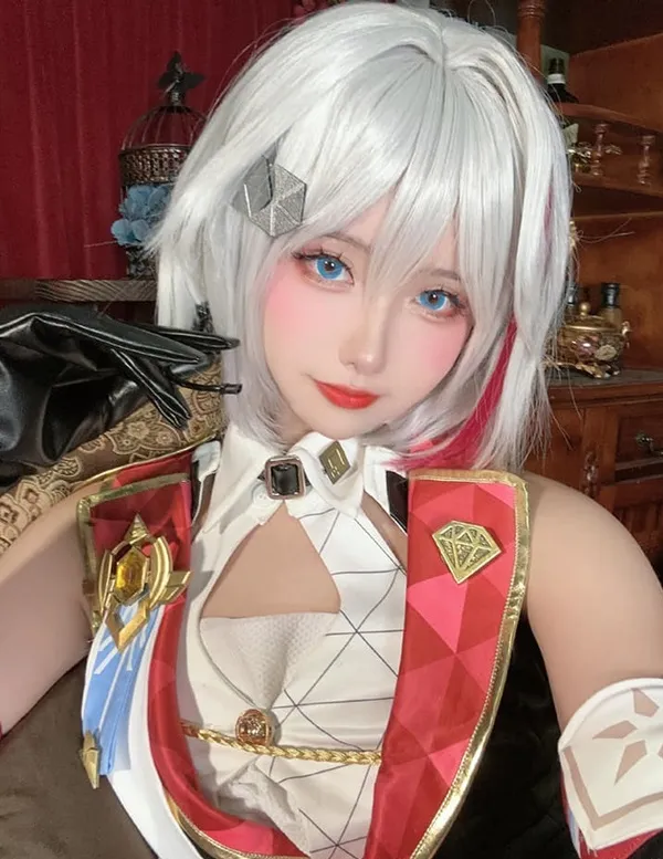 Gái Nhật cosplay giặt nước phát nghiện