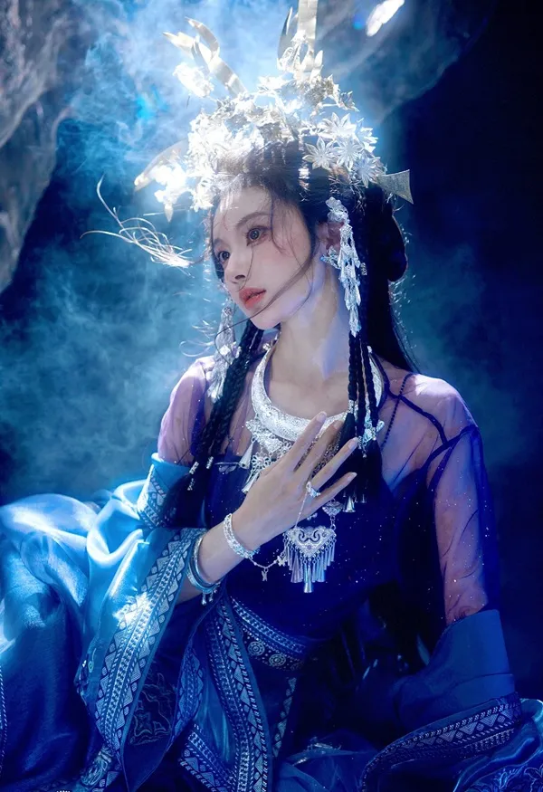 Gái Nhật cosplay trong phòng ngủ