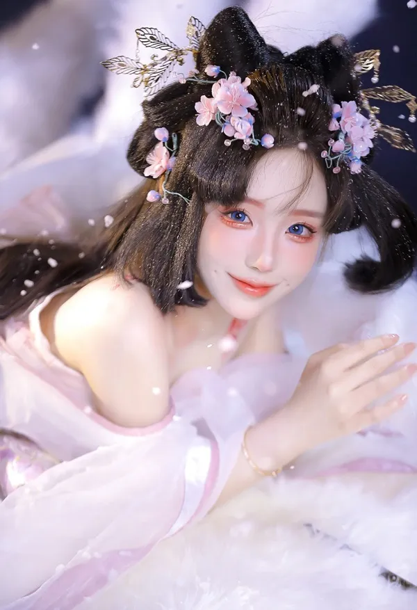 Hình ảnh gái Nhật cosplay mặc bikini