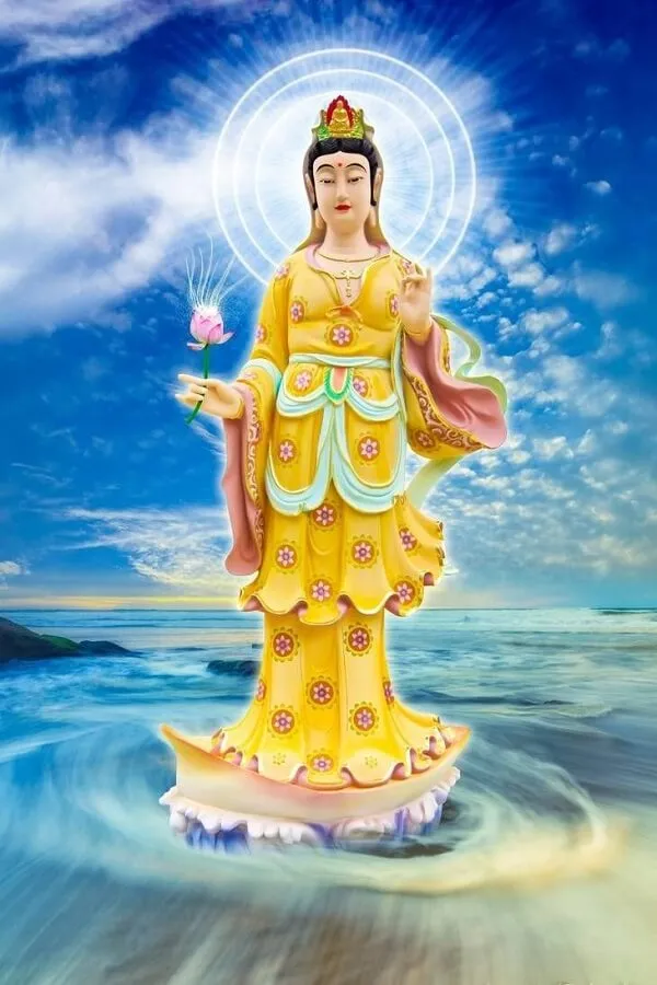 Một bức tượng của Nữ hình nền phật thần Mặt trời