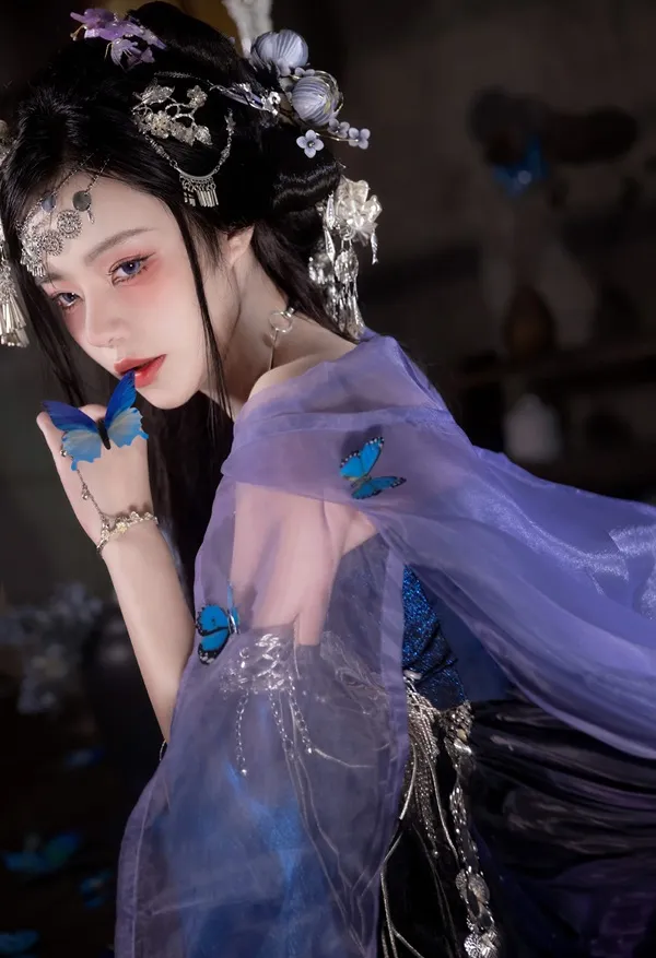 Hot girl cosplay sexy khiến con tim loạn nhịp