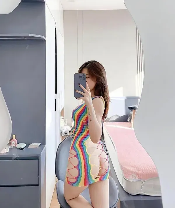 Những Bộ Bikini Khoe Mông Đẹp Của Gái Xinh Việt