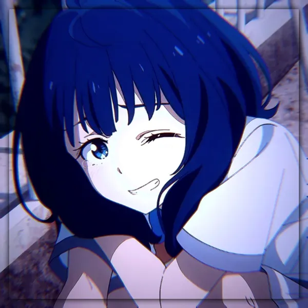 Ảnh anna yanami cute có một cô gái anime với mái tóc xanh và áo sơ mi trắng