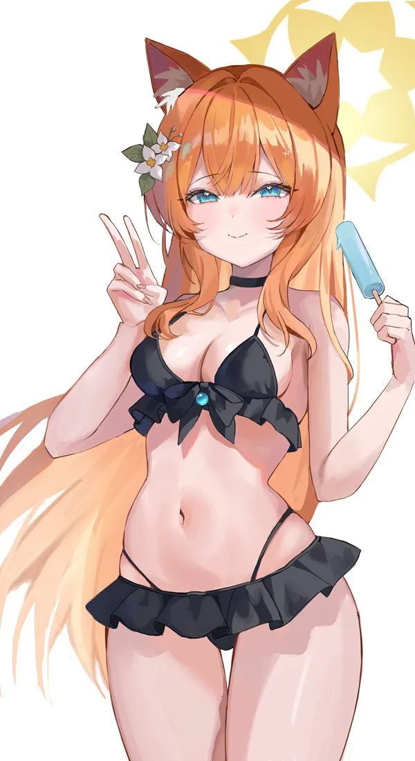 Ảnh iochi mari cute có một bản vẽ của người phụ nữ trong bộ bikini và tai mèo cầm dao