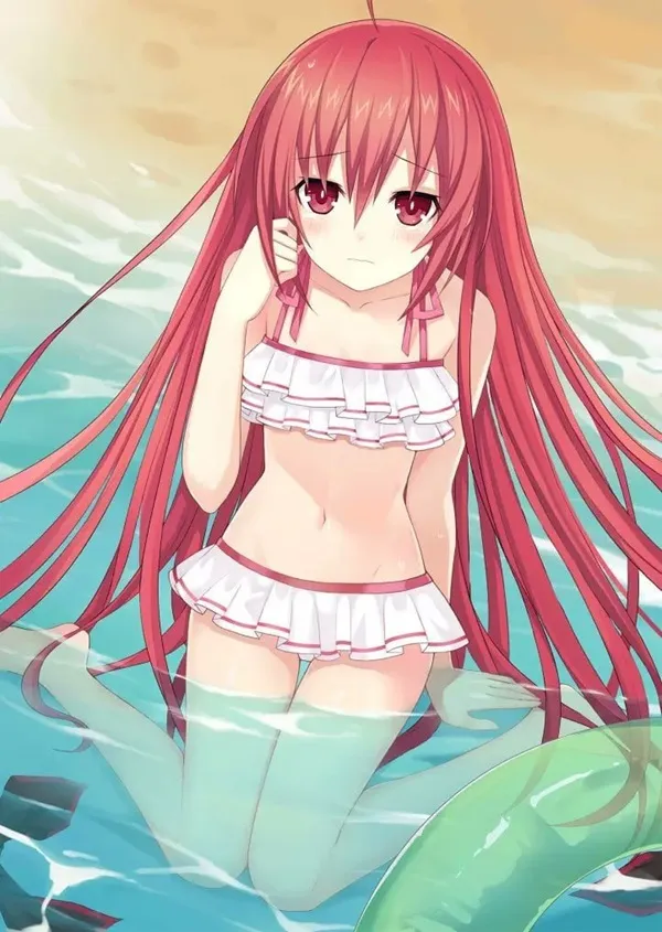Ảnh kotori itsuka sexy có một cô gái mái tóc đỏ dài ngồi trong nước