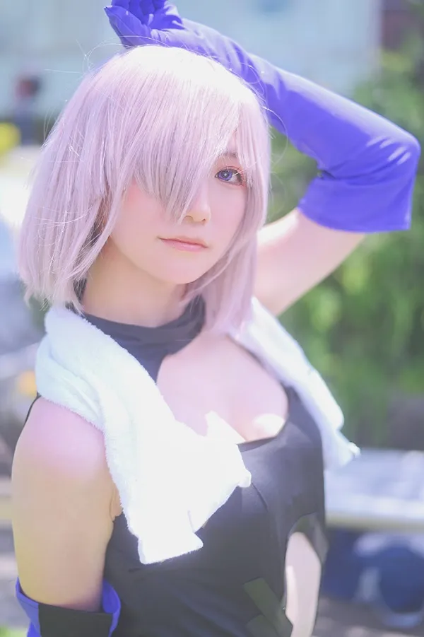Ảnh mash kyrielight hentai có một người phụ nữ đang tạo ra bức trong cosplay