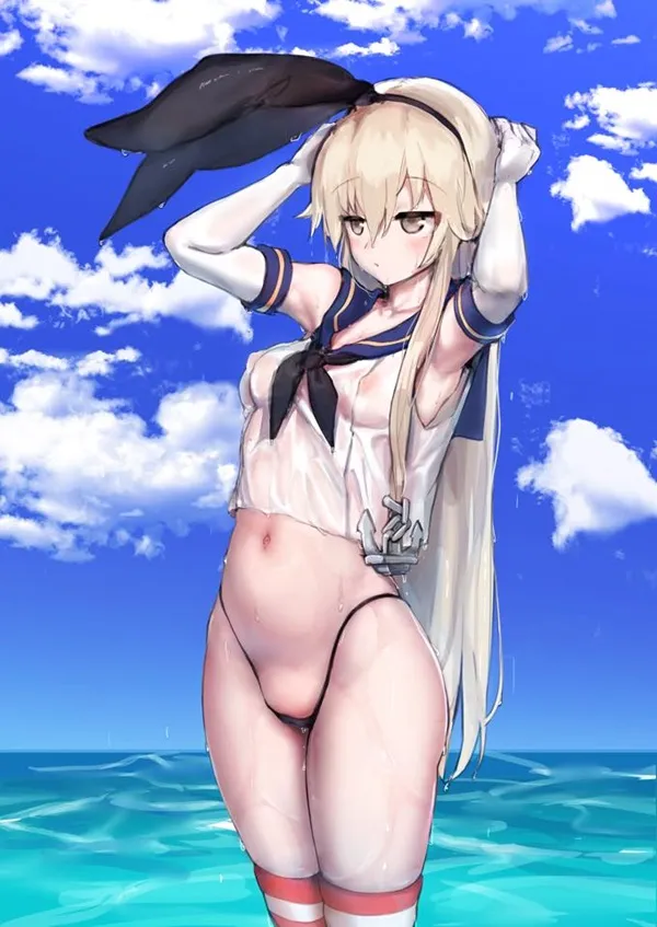 Ảnh shimakaze cute hình một người phụ nữ có mái tóc dài đứng trong nước