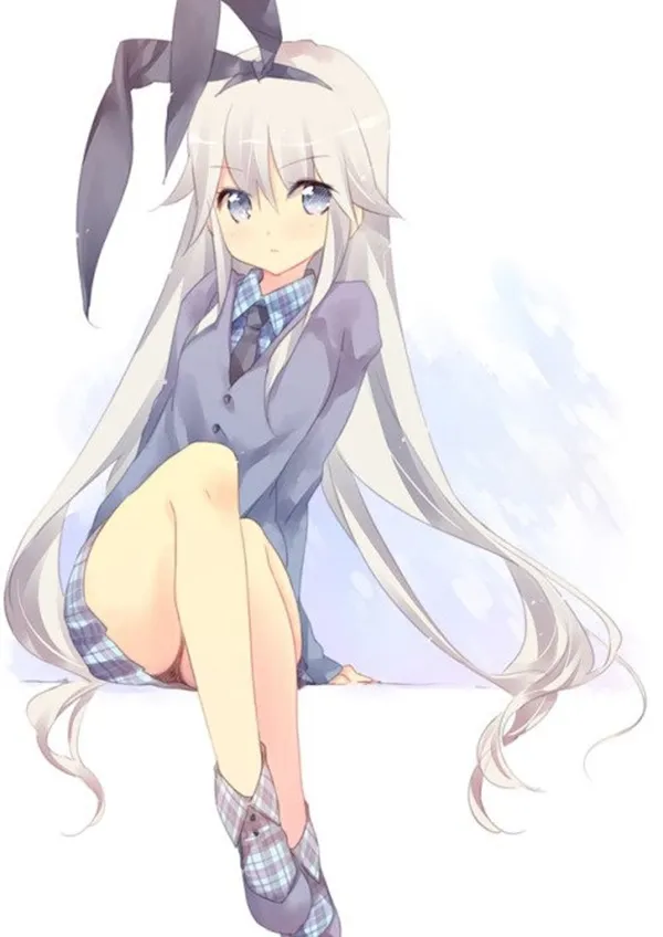 Ảnh shimakaze hentai hình minh họa của một người phụ nữ có mái tóc trắng dài và đôi mắt xanh đang ngồi trên gờ