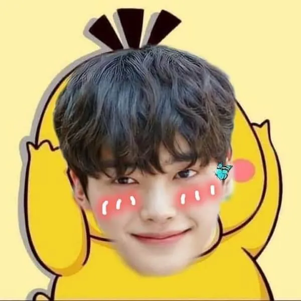 Ảnh trai cute đây là hình của một cậu bé có khuôn mặt pikachu
