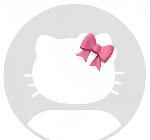Có một chiếc bánh hello kitty với cái nơ màu hồng trên đó