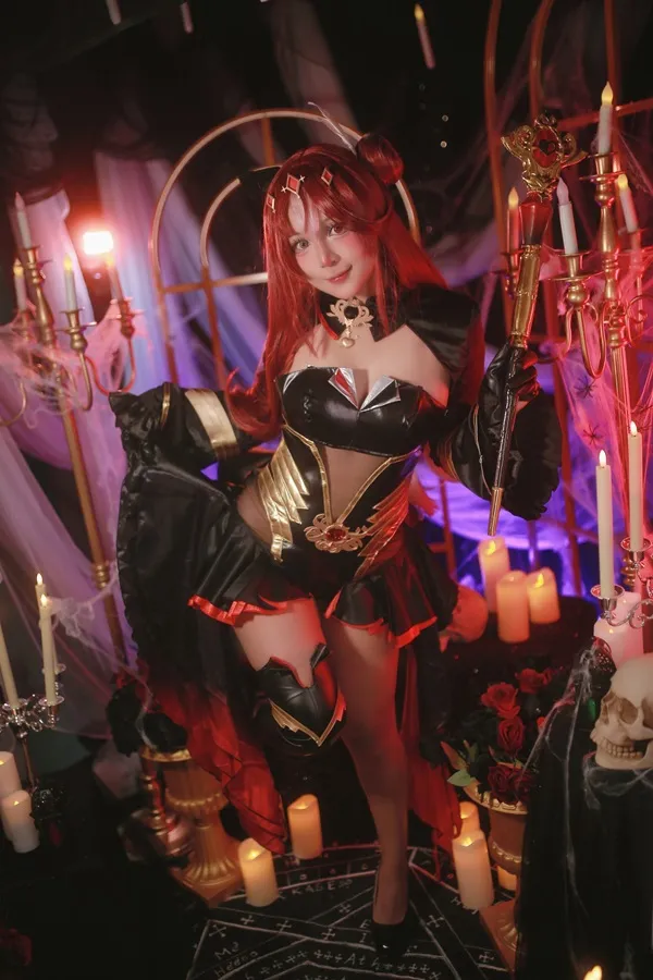 Houshou marine cosplay họ đều mặc quần áo cho một bữa tiệc halloween với nến và