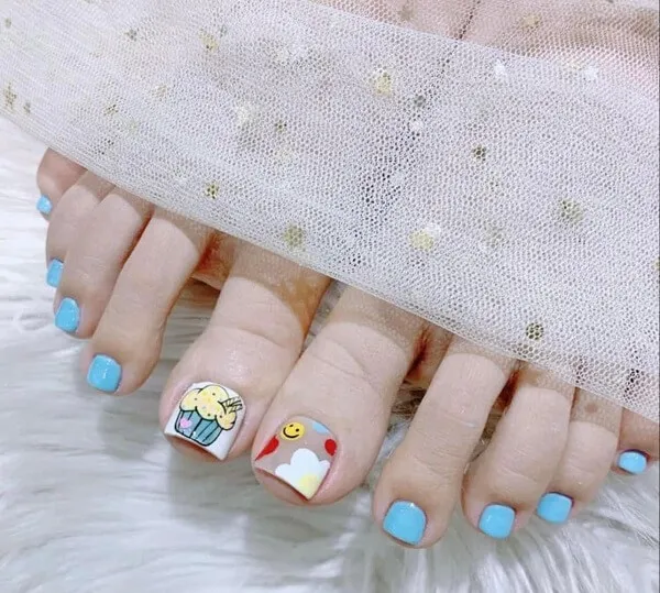 Nail chân cute đây là một cận cảnh của người với móng được sơn