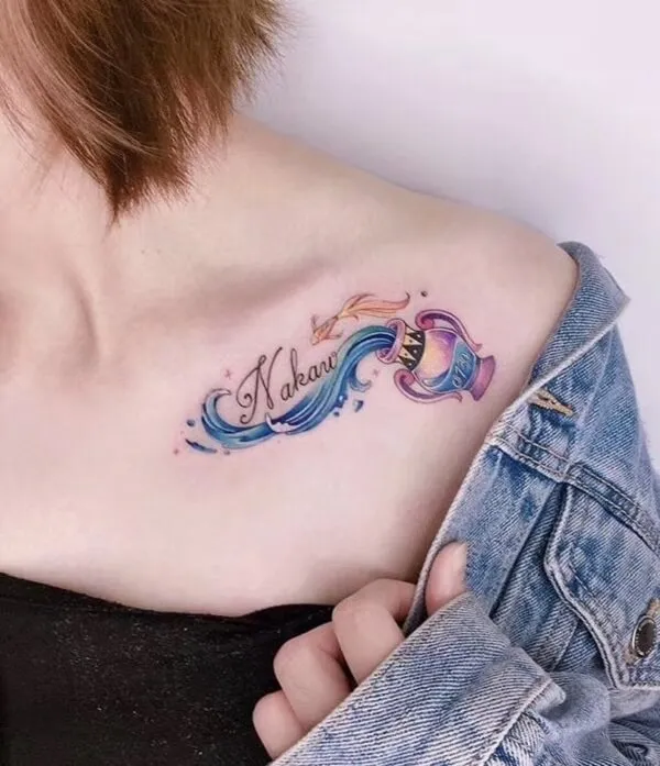 Người phụ nữ có một hình xăm trên ngực của mình với cái tên đó