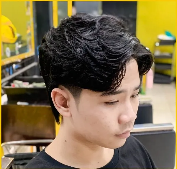Tóc nam có một hình ảnh của người đàn ông đang cắt