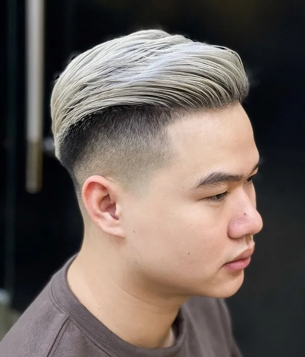 Tóc undercut nam đây là cận cảnh của một người đàn ông với mái ngắn